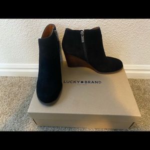 Women’s wedge booties
